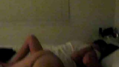 Порно видео на монахини, където една млада свършва от porno клипове мастурбираща путка.