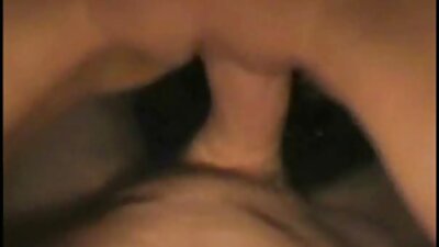 Млада азиатска девойка porno klipove hd с бретон на челото си суче член у дома.