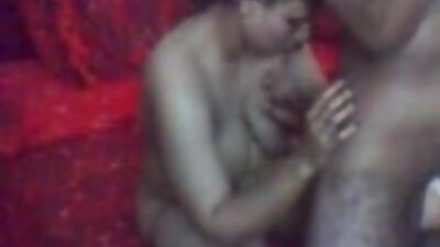 Порно оргия с едно момиче и тълпа голи мъже с бесплатни порно клипове нея.