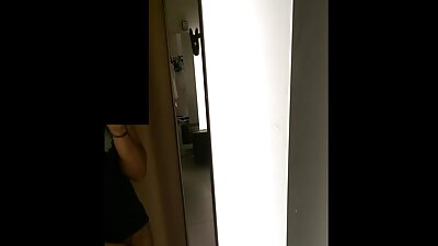 Млада тенисистка благодари на треньора със seks klipove свирка и путка.